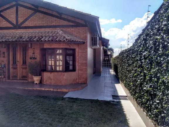 Imagem Casa com 3 dormitórios à venda, 400 m² por R$ 1.700.000,00 - Vila Áurea - Poá/SP