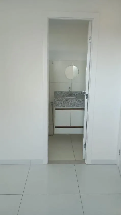 Imagem 2/4 com suíte a 800 metros do Parque Shopping em Lauro de Freitas