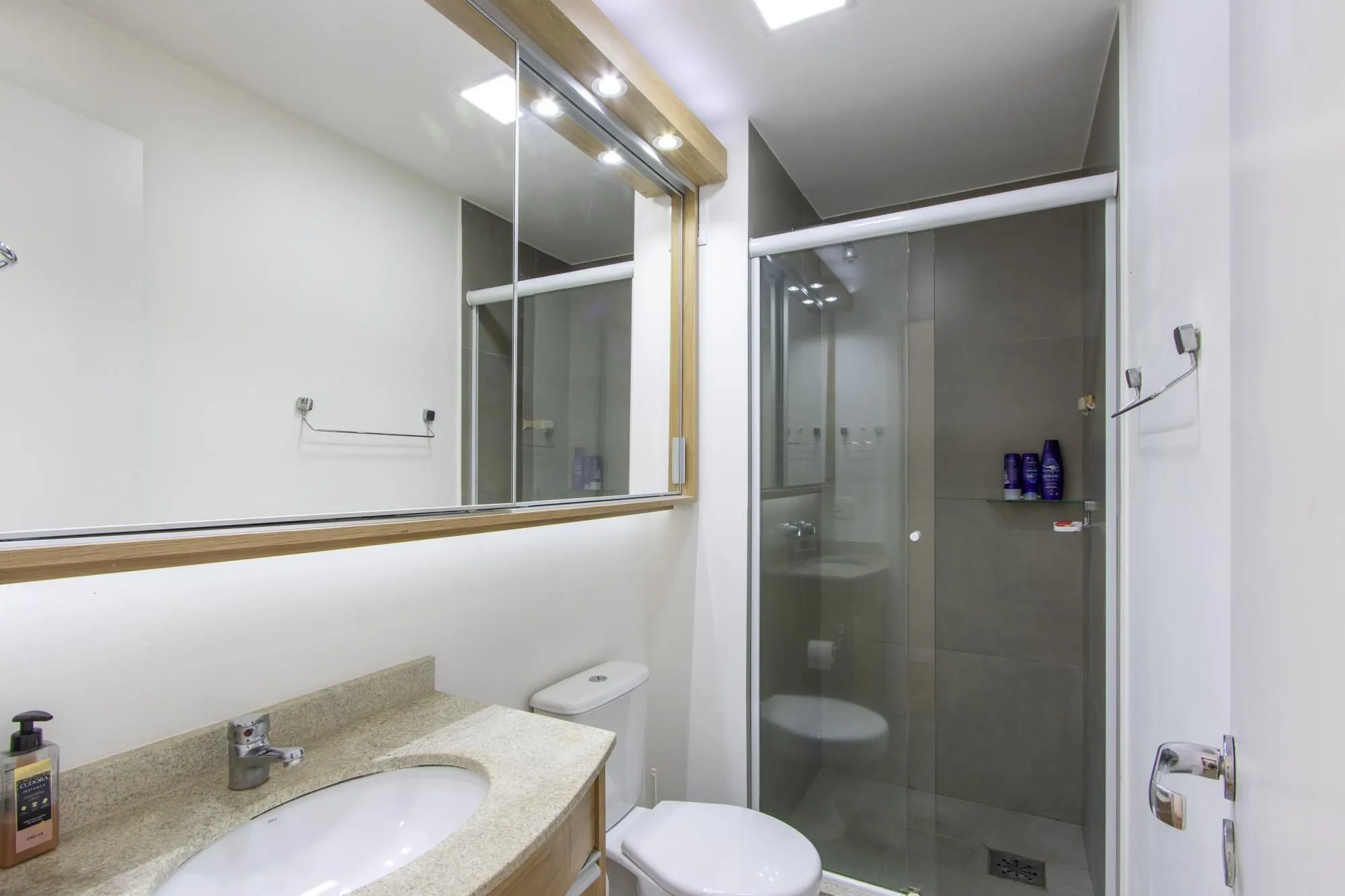 Imagem Lindo apartamento de 3 dormitórios, sendo 1 com suíte