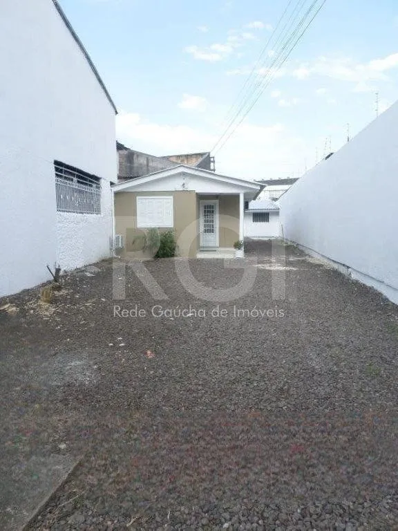 Imagem Casa Comercial com pavilhão de 294,03m² no bairro São Geraldo -Porto Alegre