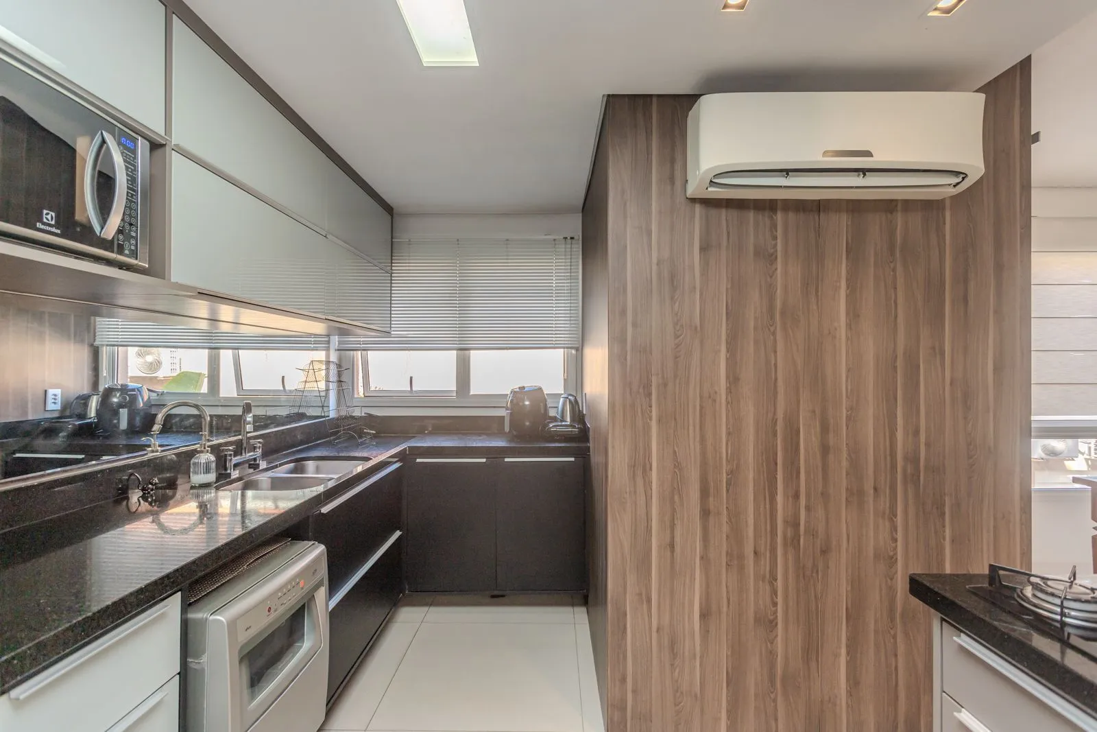 Imagem Casa com 3 suítes, Jacuzzi e vista panorâmica para o Guaíba