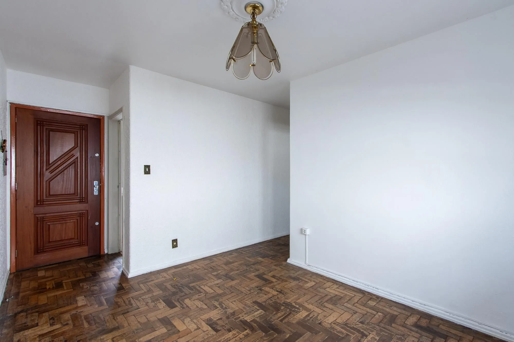 Imagem APARTAMENTO 4 QUARTOS DESOCUPADO - BAIRRO MENINO DEUS
