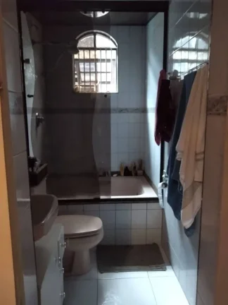 Imagem Casa Sobrado, 3 dormitórios ( 2 suítes), 3 vagas, Vista Verde - Sjc.
