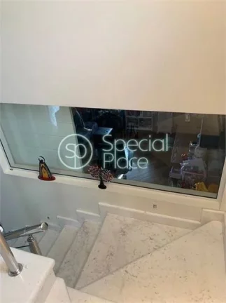 Imagem Segurança e agradabilidade, isto , é o que este belo Condomínio te proporcionará. A casa com pro...