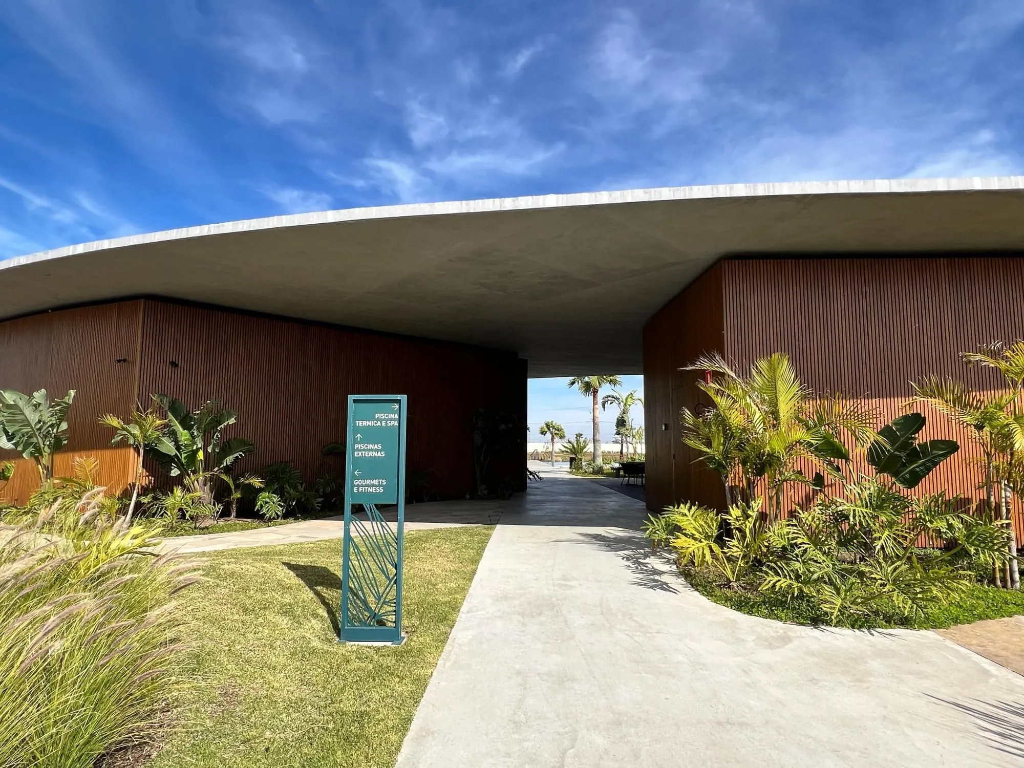 Imagem Lote molhado a venda no condomínio Zen Resort Concept.