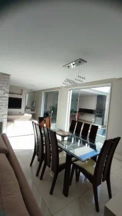 Imagem Casa para venda no Horto Florestal com piscina privativa - Sim