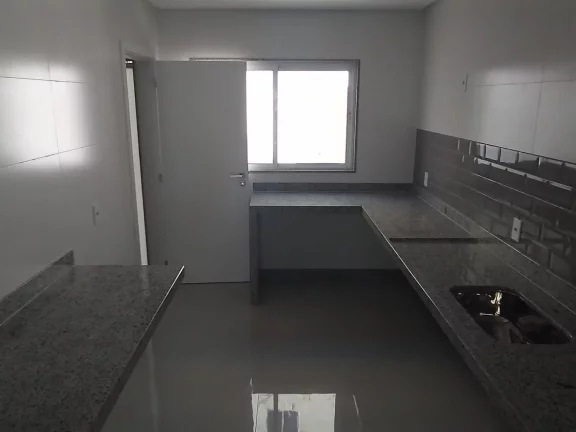Imagem Casa a venda na praia do Morro Guarapari-ES Casa duplex composta por 3 suítes sendo uma Suite master com Closet e 2 vagas de garagem