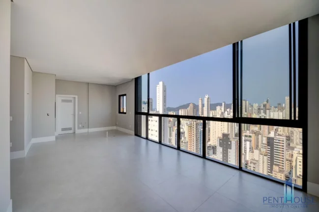 Foto do imóvel Apartamento Zona Central para Venda em Balneário Camboriú, CENTRO, 4 dormitórios, 4 suítes, 5 banheiros, 3 vagas em Rua 600
