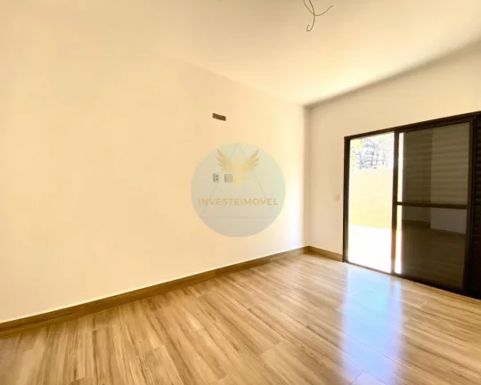 Imagem Casa em Condomínio a Venda no bairro Granja Viana - Cotia, SP