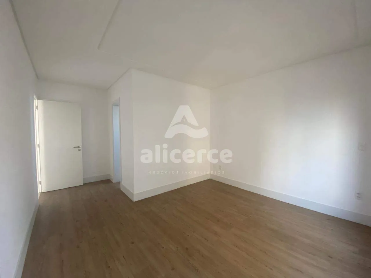 Imagem Apartamento de alto Luxo com 129,15 m² privativos sendo 03 Suítes, Sacada gourmet, no Kobrasol - São José/SC
