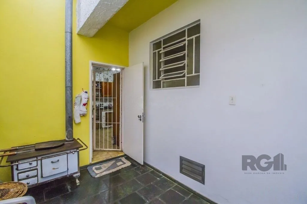 Imagem Casa de 4 dormitórios, bairro Santa Tereza