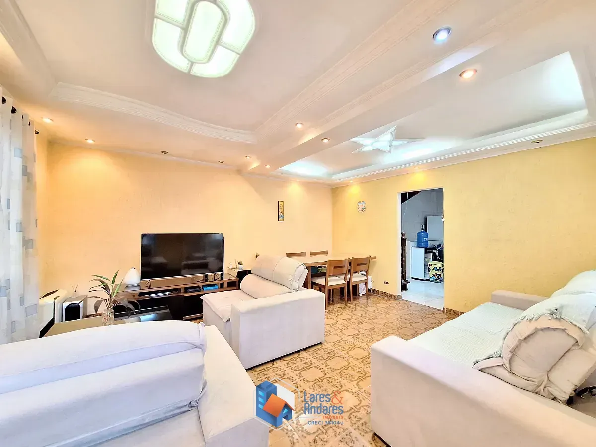 Foto do imóvel Sobrado para venda em Jardim Cecy com 2 quartos, 210m² em Rua Pedro da Silva Gomes