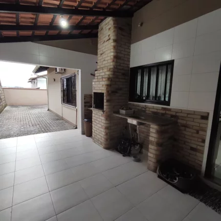 Imagem Residência averbada à venda em Joinville, bairro Floresta.