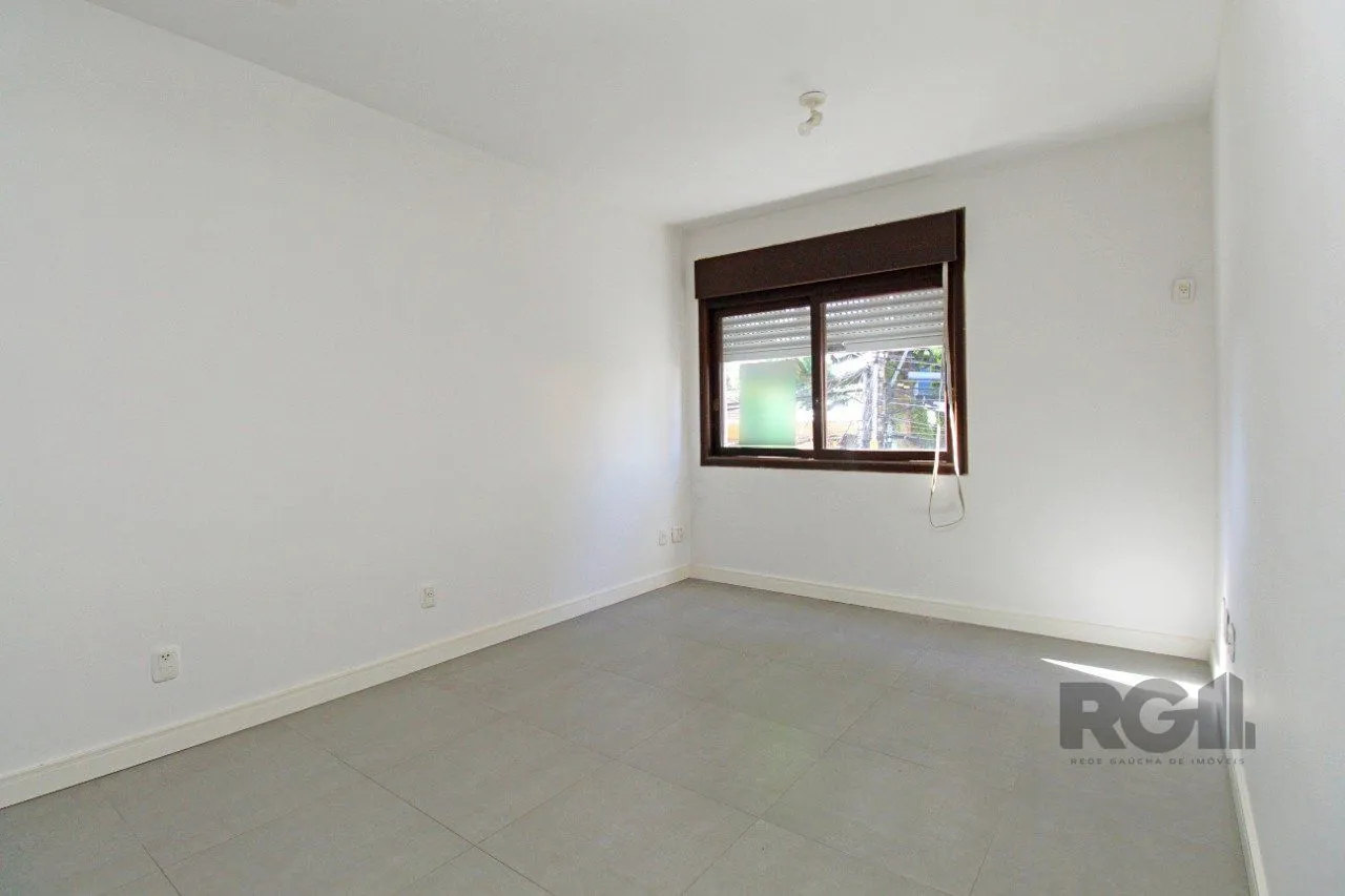 Imagem Apartamento de 2 dormitórios e 1 vaga de garagem no bairro Santana em PoA