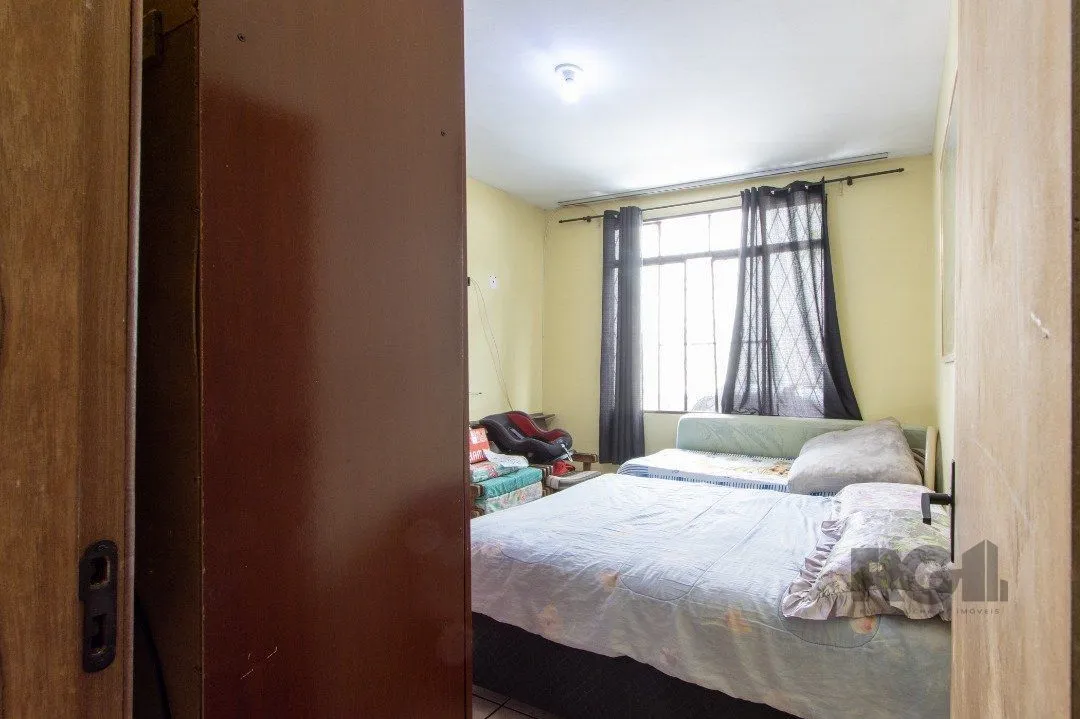 Imagem Casa térrea, 3 quartos, 2 banheiros, com pátio no Bairro Cavalhada
