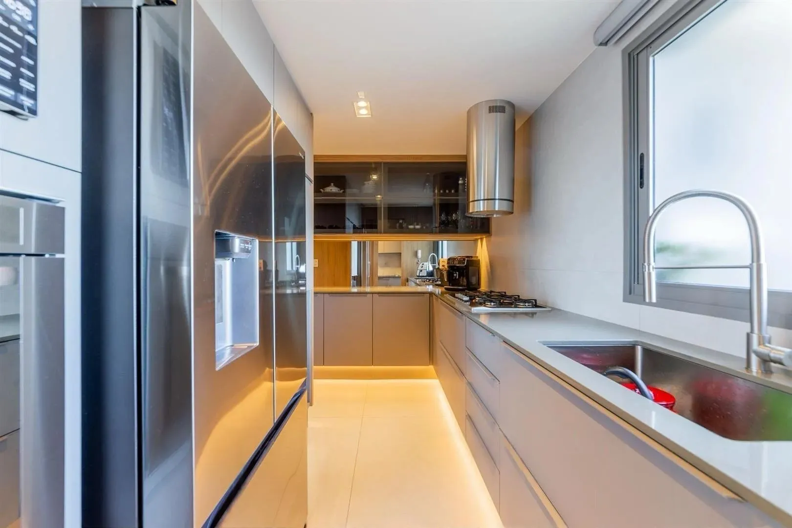 Imagem Apartamento 3 suítes mobiliado por arquiteta | 3 vagas | Lareira | Churrasqueira | High Garden Boa Vista