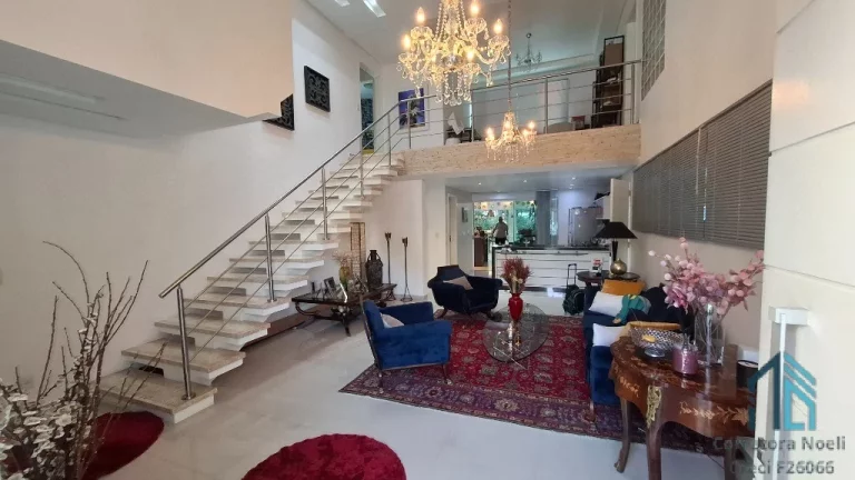 Foto do imóvel Casa em condomínio, 05 quartos sendo 04 suítes, 05 vagas, no Bairro Alto em Curitiba PR