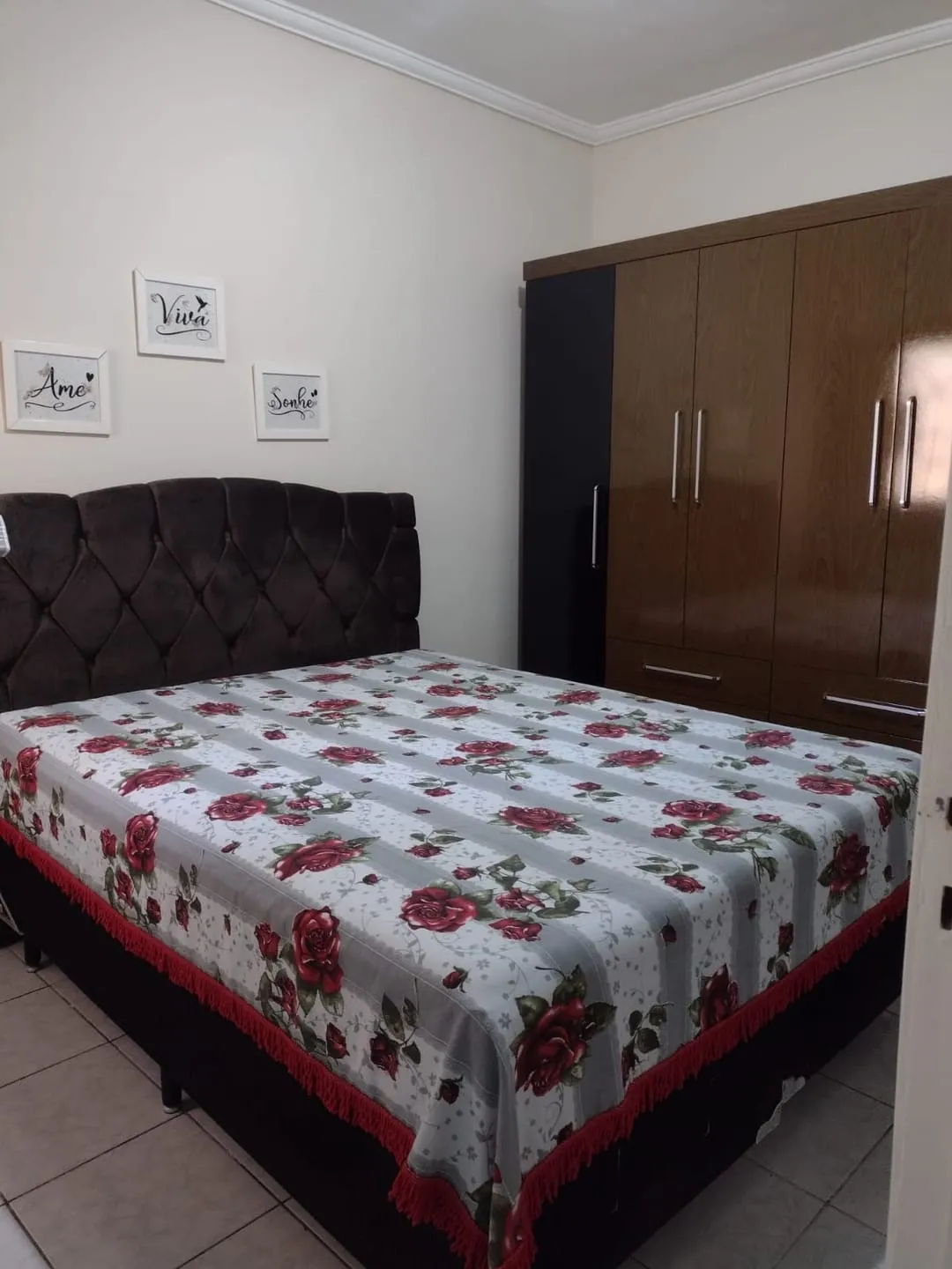 Imagem Casa à venda 2 Quartos, 1 Vaga, 125M², Parque São Domingos, Pindamonhangaba - SP