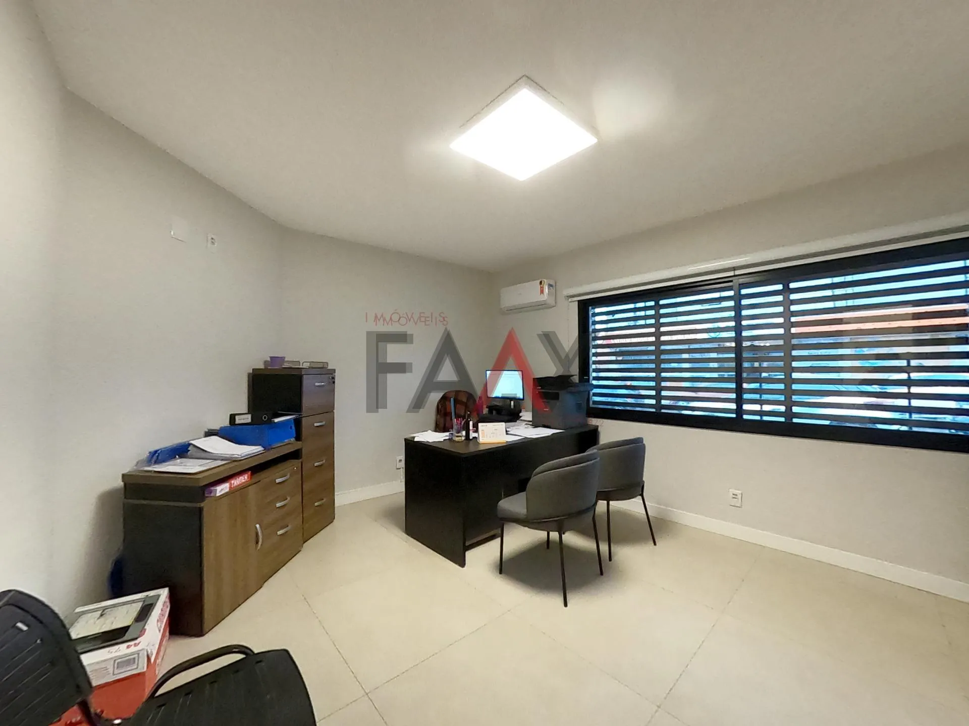 Imagem Sala Comercial para locação na esquina do Hospital Santa Tereza GUARAPUAVA - PR