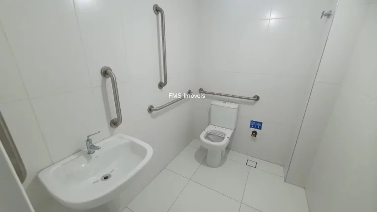 Imagem Loja comercial para locação em São Paulo-SP, Campo Belo: 4 banheiros, 5 vagas, 390m² de área!