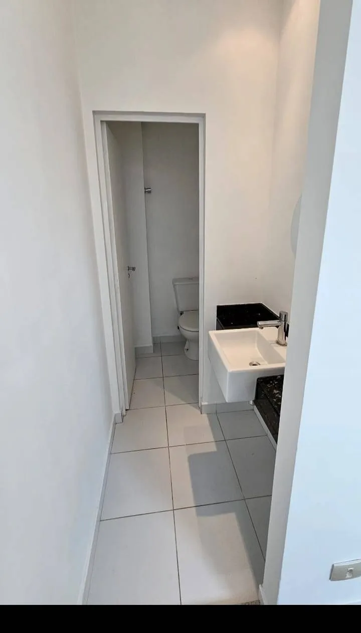 Imagem Conjunto de Salas Comerciais com Vista Panorâmica em Alphaville - 160m², 5 Banheiros e 3 Vagas Cobertas