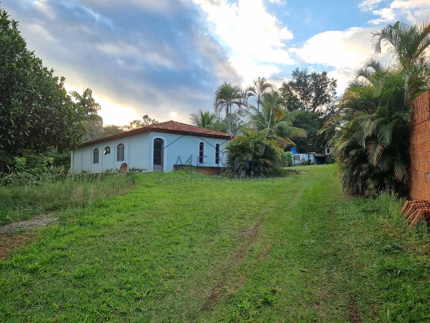 Imagem Chácara à venda localizada em Vertentes do Mamonal, contando com uma ampla área de terreno que se...