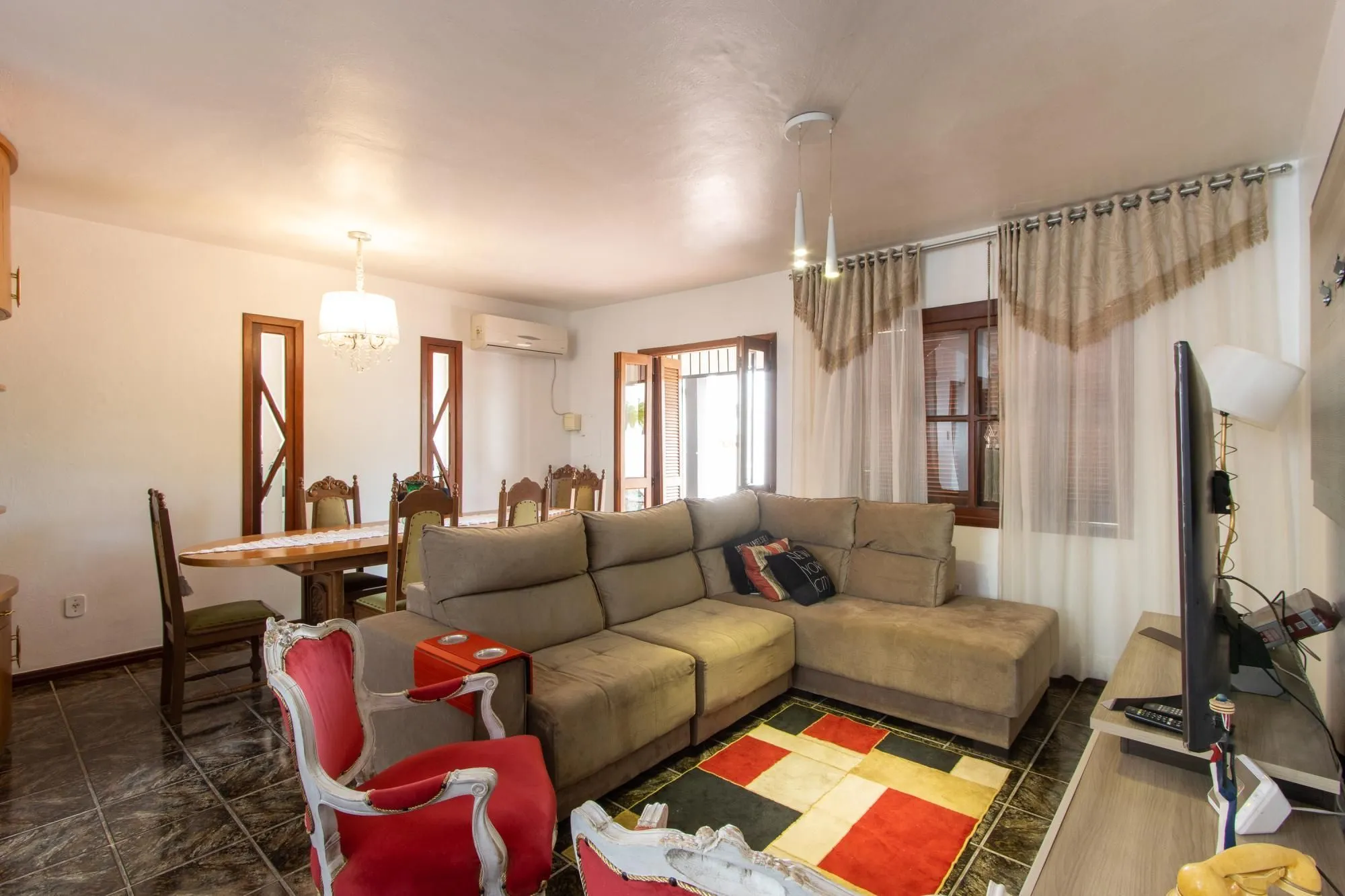 Imagem Casa em Vila Nova, Porto Alegre! Com 160m² de área privativa e um total de 899m²