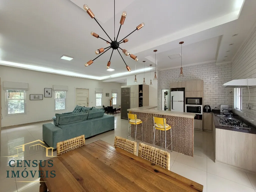 Foto do imóvel: Imperdível: Casa em Condomínio à Venda em Vinhedo-SP, 3 Quartos, 1 Suíte, 3 Salas, 3 Banheiros, 5 Vagas e 253m²! em Condomínio Vale da Santa Fé