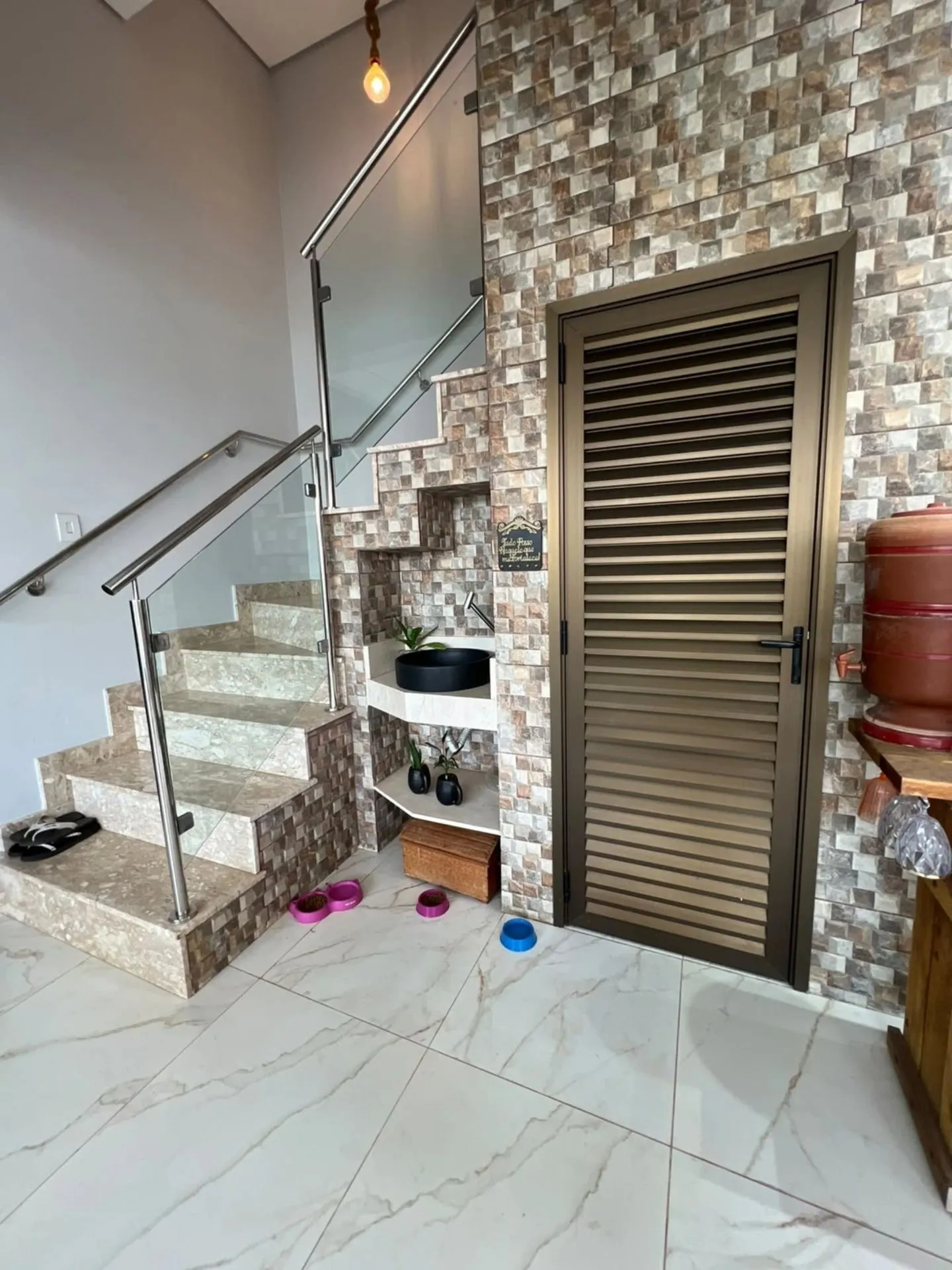 Imagem CASA TÉRREA À VENDA PRIMOR DAS TORRES 3 quartos, sendo 1 suíte