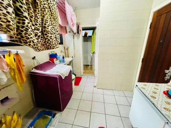 Imagem Apartamento bem localizado e amplo com três quartos a venda na Pituba