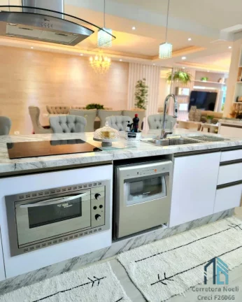 Imagem Casa a venda, 03 quartos c/suíte, 08 vagas, edícula, piscina em São José dos Pinhais PR
