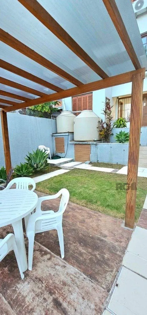 Imagem Casa para Venda - 350m², 5 dormitórios, sendo 1 suite, 6vagas - Cristal