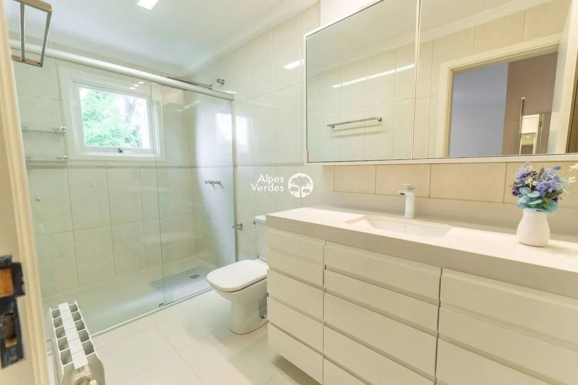 Imagem Vende-se Apartamento em Gramado, Bairro Bavária, com 3 quartos