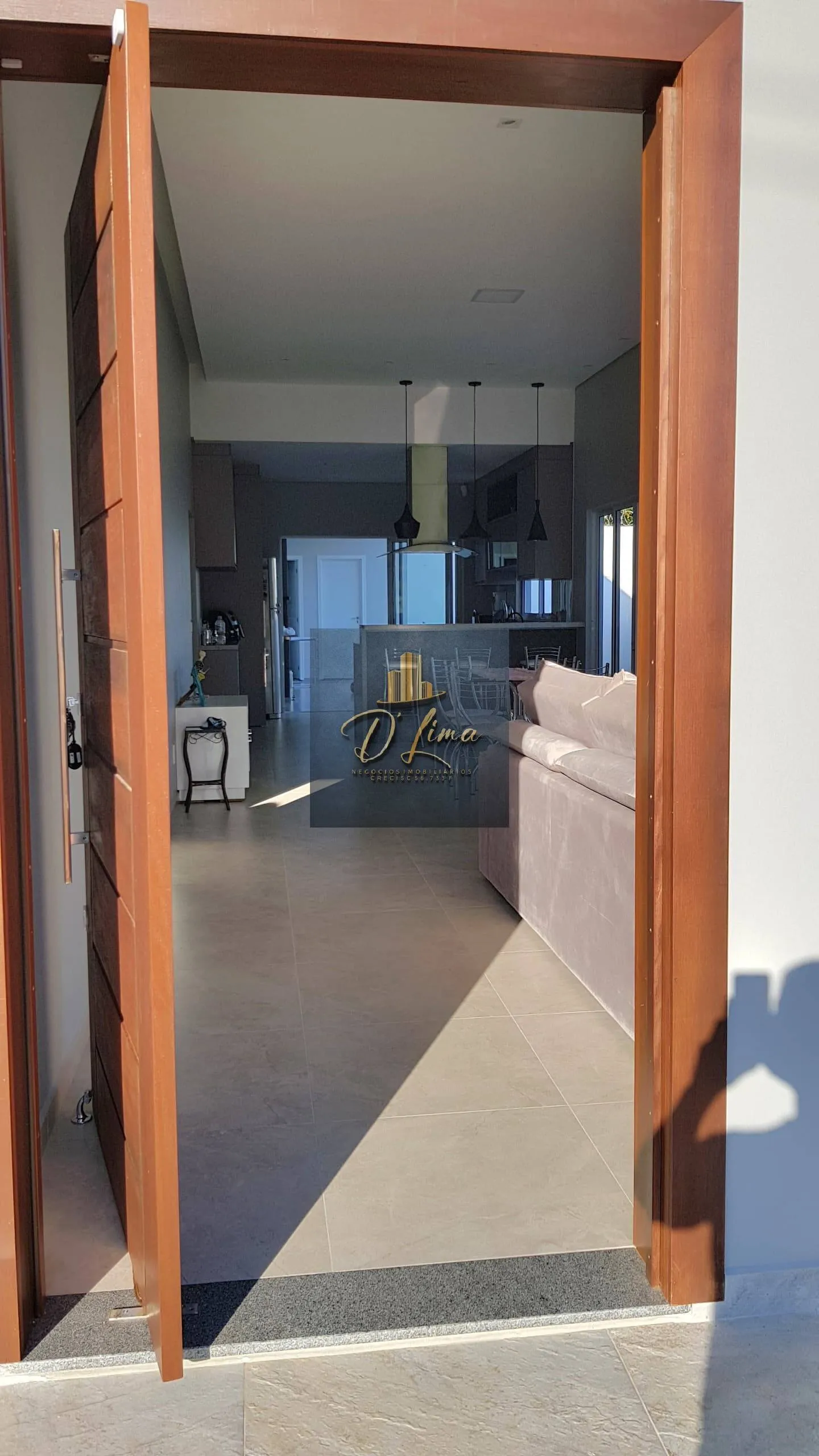 Imagem Casa em condomínio fechado á venda com 3 quartos em Forquilhas
