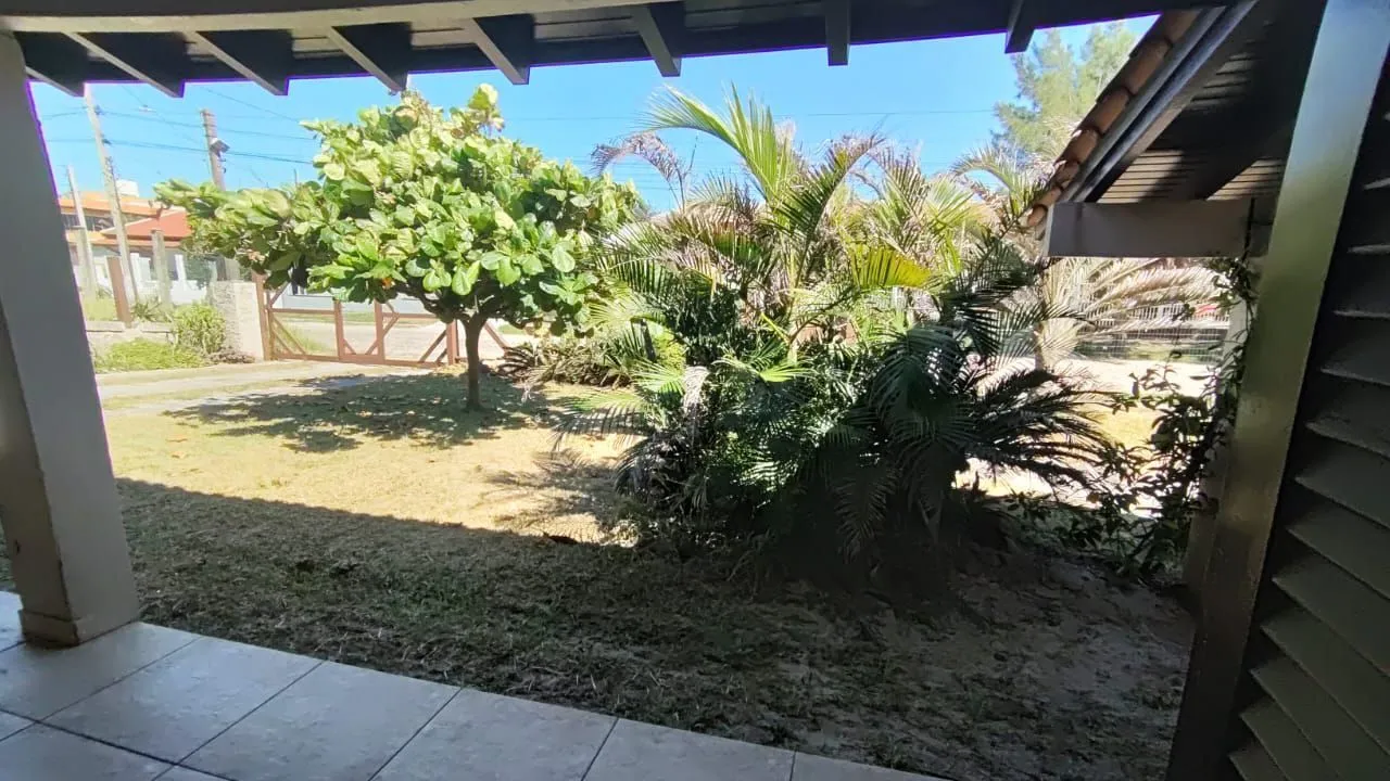 Imagem Excelente casa a Beira Mar cinco suites