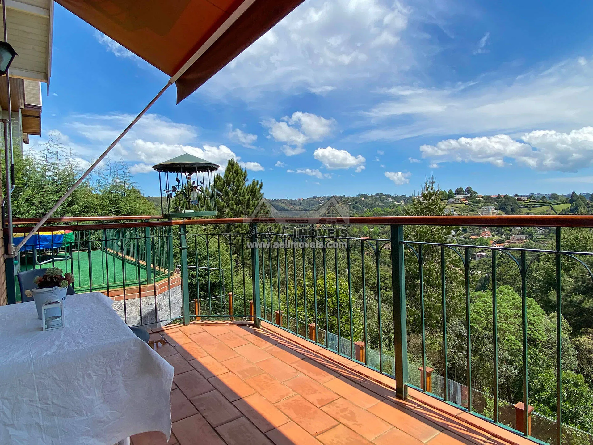 Imagem Casa com 4 suítes no Jardim Embaixatriz em Campos do Jordão