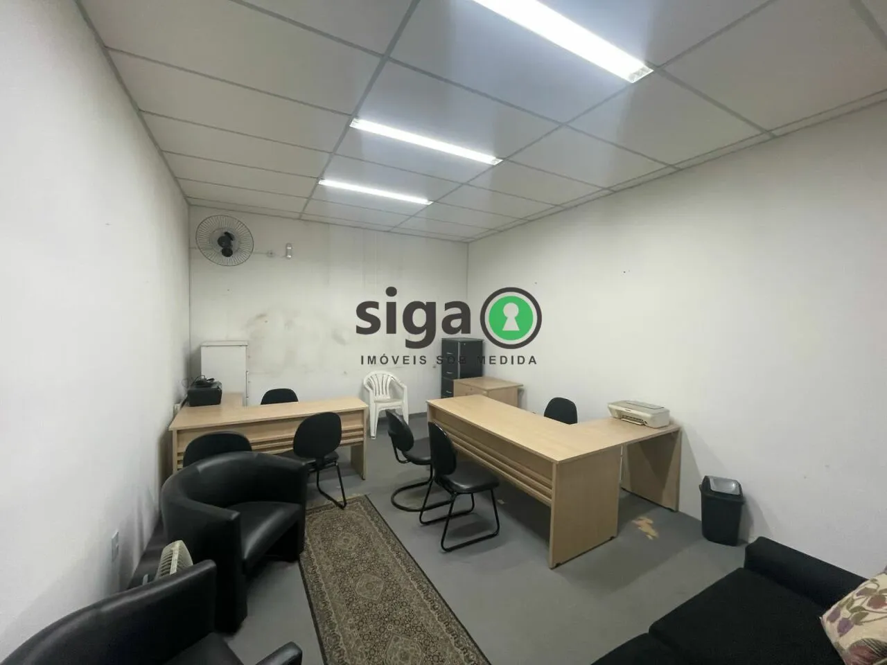 Imagem Galpão/Depósito/Armazém e 4 banheiros à Venda, 830 m²