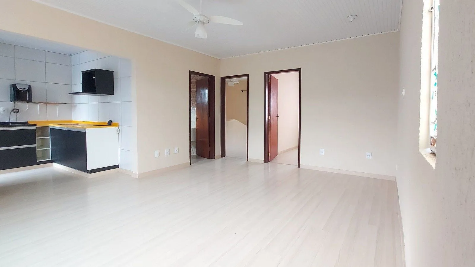 Imagem Casa com 3 dormitórios á venda no Bairro Sarandi, Porto Alegre