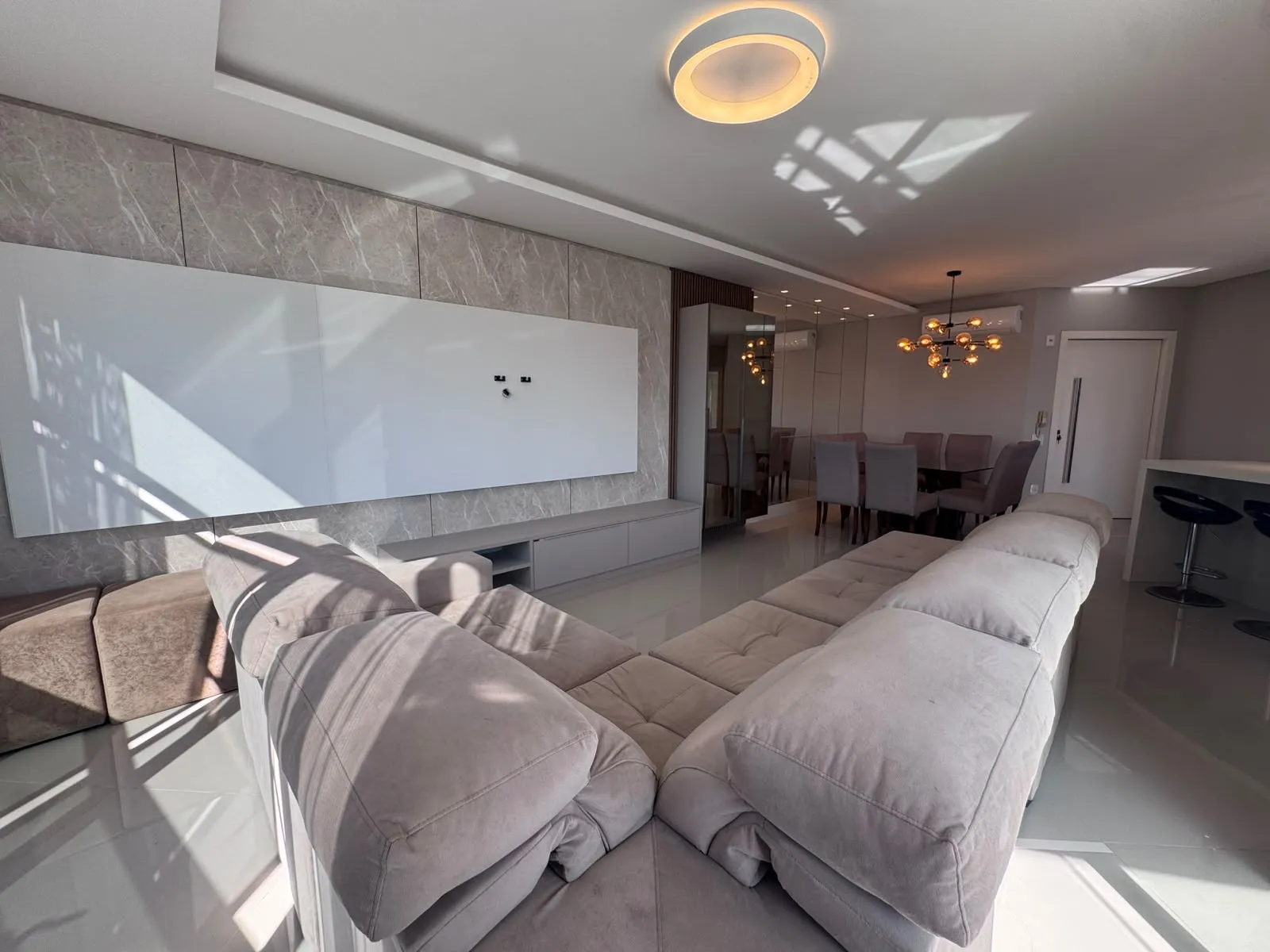 Imagem Apartamento com vista para o mar à venda com 129m2 por R$ 2.690.000,00