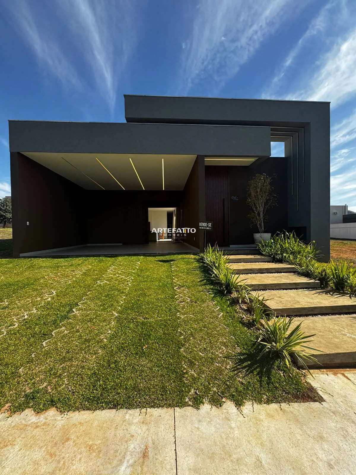 Imagem Casa de condomínio à venda em Rifaina, Condomínio Portal do Lago, com 3 quartos, 222m2