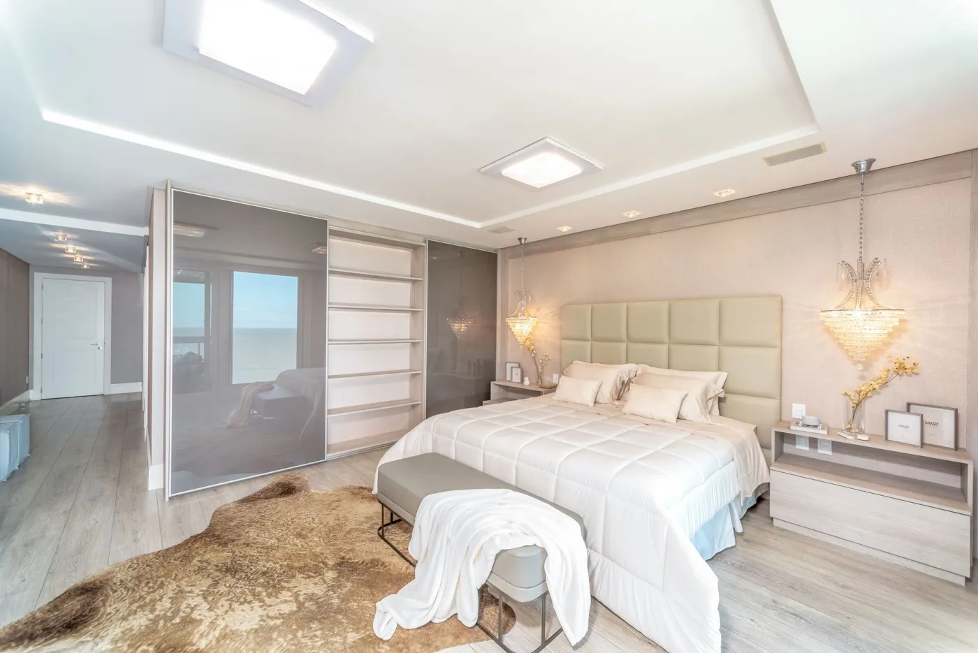 Imagem Apartamento Frente Mar para Venda em Balneário Camboriú, CENTRO, 4 dormitórios, 4 suítes, 5 banheiros, 4 vagas