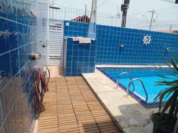 Imagem Casa com 3 dormitórios à venda, 142 m² por R$ 700.000,00 - Maracanã - Praia Grande/SP