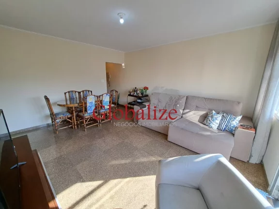Imagem Apartamento com 131m², 2 quartos, varanda, dependência, vaga demarcada por R$720.000,00 no Gonzaga em Santos