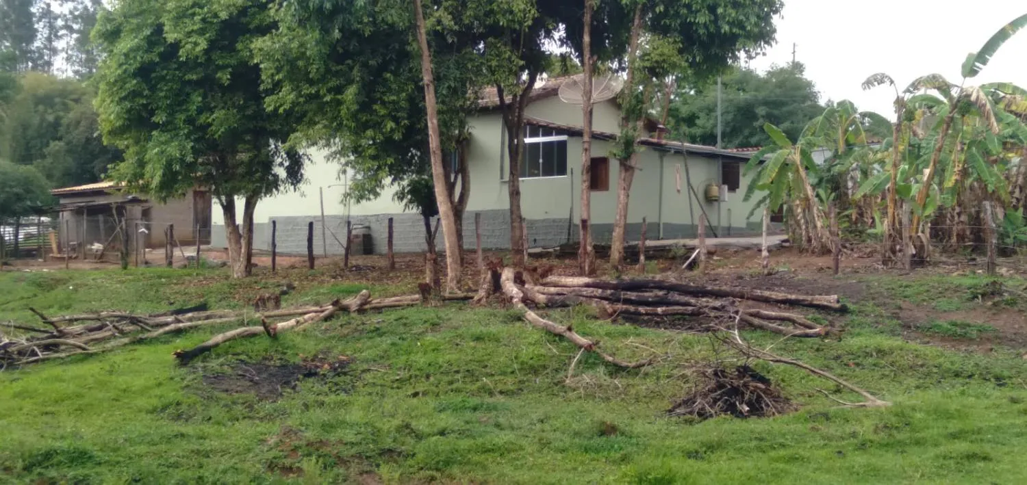 Imagem Vendo um belíssimo sítio em Crucilândia/MG, com 15.000 m² de terreno