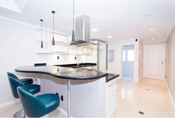 Imagem Apartamento à venda em Porto Alegre, Auxiliadora, com 1 quarto, 120m2
