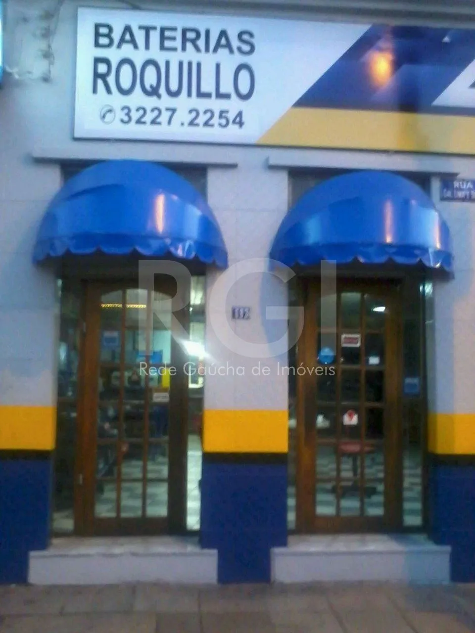 Imagem Casa Comercial para Venda - 220m², 3 dormitórios, 2 vagas - Cidade Baixa
