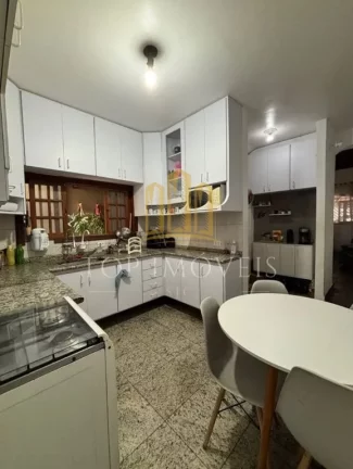 Imagem Linda Casa Localizada no Bosque dos Eucaliptos 3 dormitorios Suite Portao Automatico Rua sem saida.