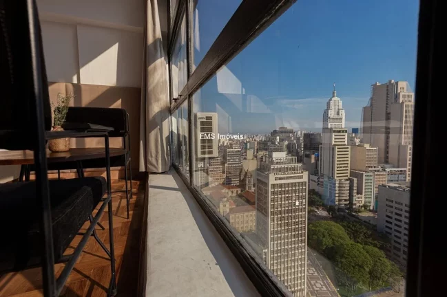 Imagem Apartamento à venda no Centro de SP: 1 quarto, 1 sala, 1 banheiro, 37m² de área. Venha conferir!