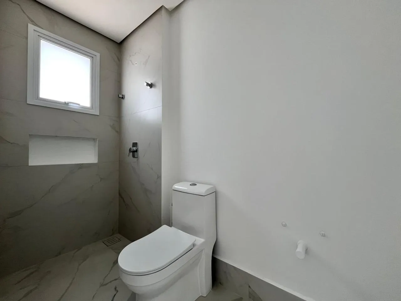 Imagem Apartamento com vista para o mar à venda com 190m2 por R$ 4.048.000,00