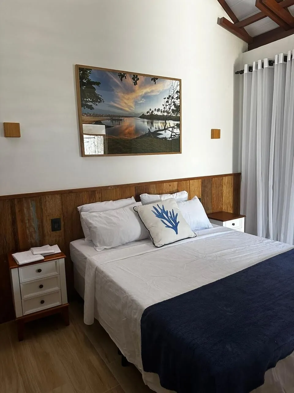 Imagem Casa em Condomínio à venda em Imbassaí, Mata de São João - Condomínio fechado com vista para o mar